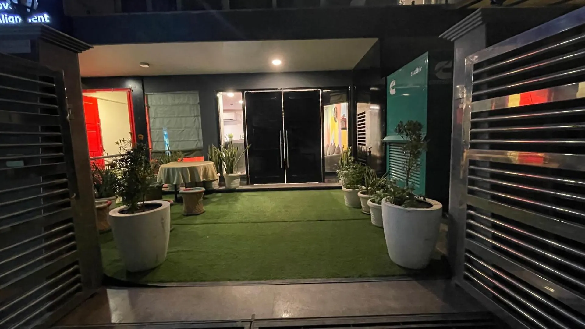 Saltstayz Sector 39- Near Rajiv Chowk & Sohna Road Gurgaon